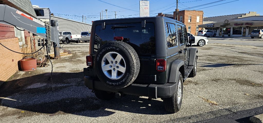 2011 Jeep Wrangler Unlimited Image 2