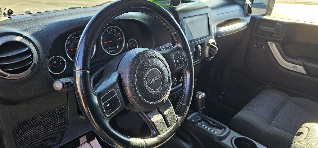 2011 Jeep Wrangler Unlimited Image 6