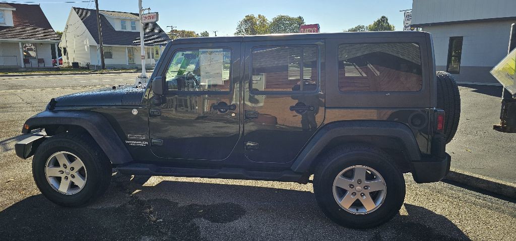 2011 Jeep Wrangler Unlimited Image 11