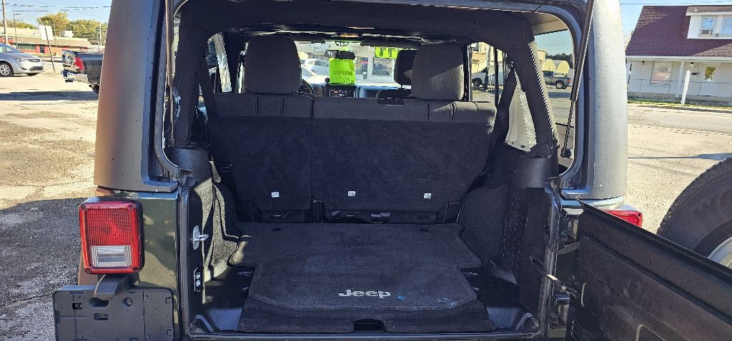 2011 Jeep Wrangler Unlimited Image 14