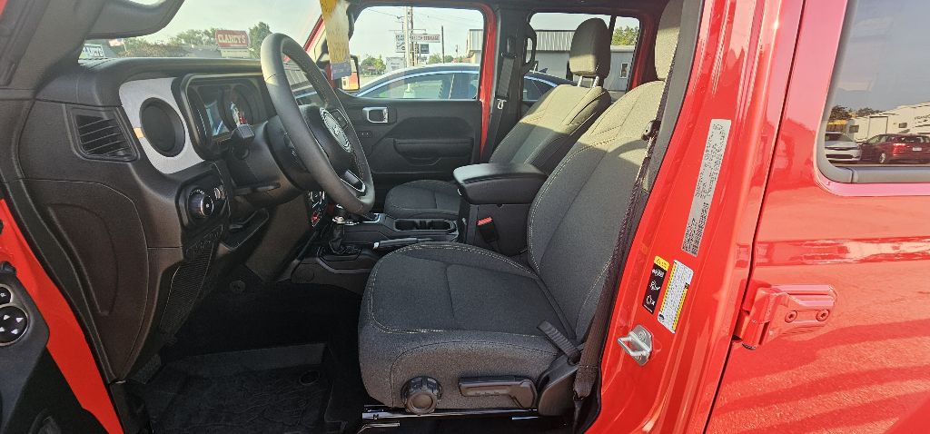 2024 Jeep Wrangler Image 8