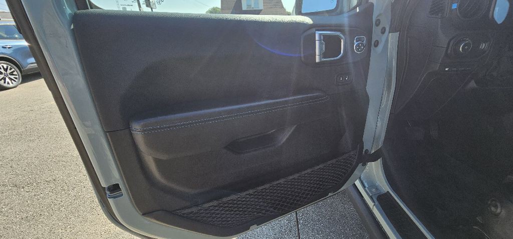 2024 Jeep Wrangler Image 2
