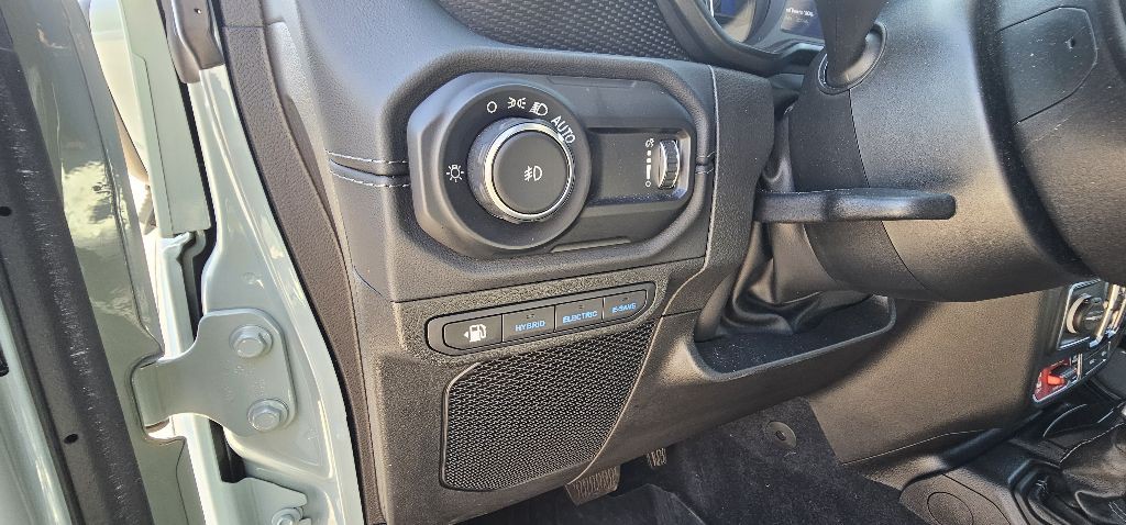 2024 Jeep Wrangler Image 9