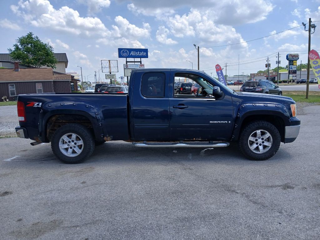 2008 GMC Sierra Image 2