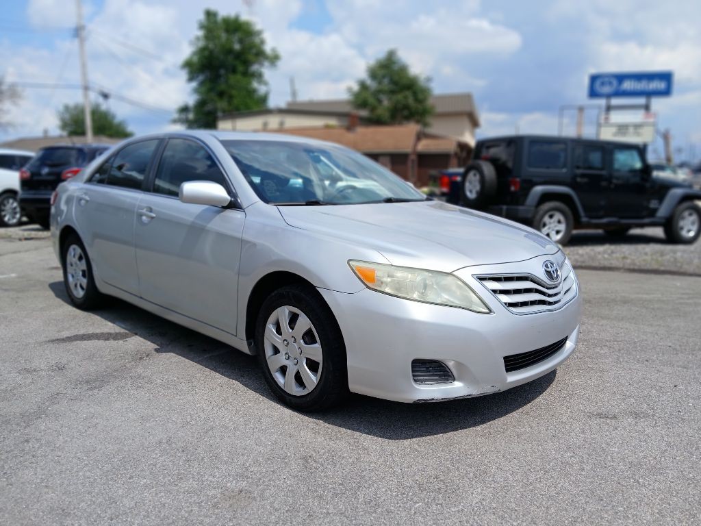 2011 Toyota Camry Image 2