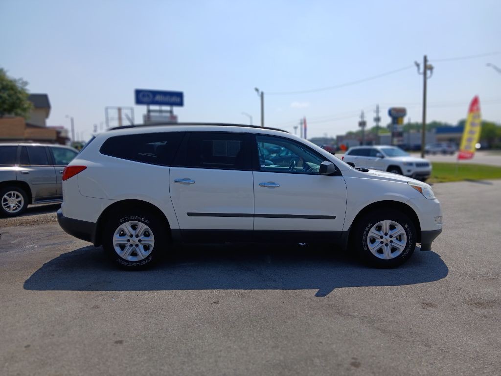 2011 Chevrolet Traverse Image 4