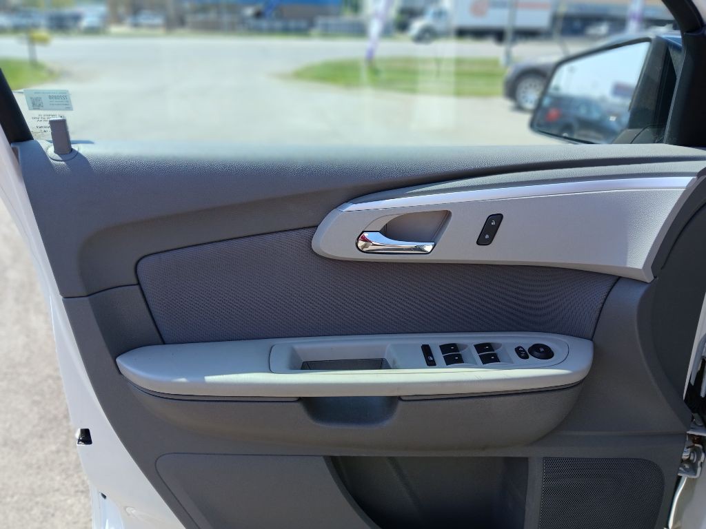 2011 Chevrolet Traverse Image 7