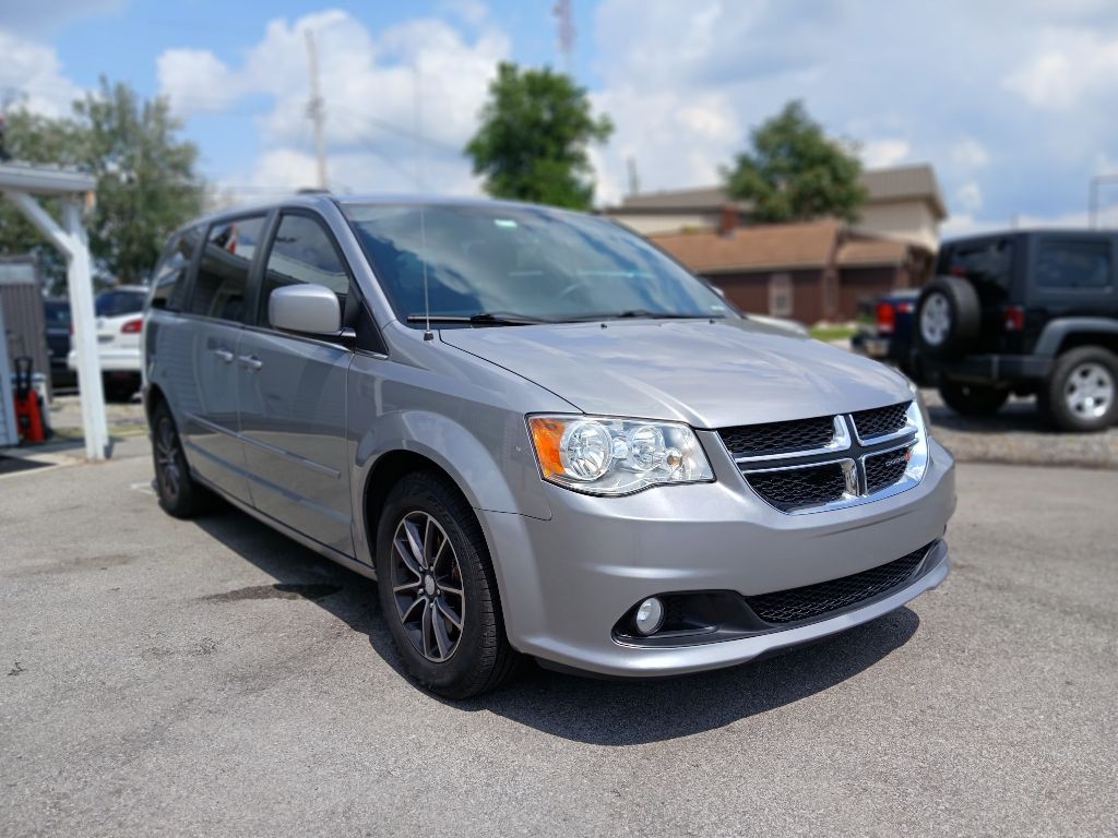 2017 Dodge Grand Caravan Image 2