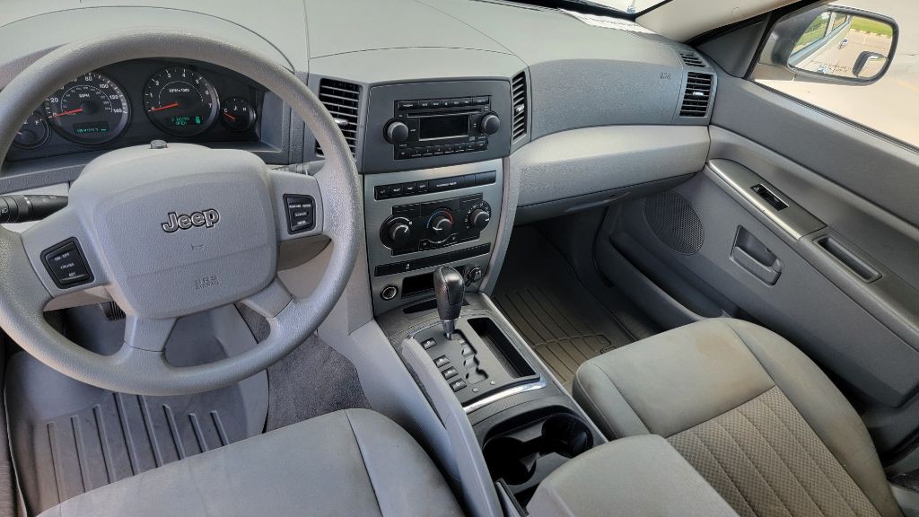 2005 Jeep Grand Cherokee Image 11