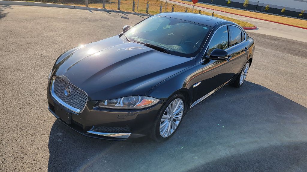 2012 Jaguar XF Image 2