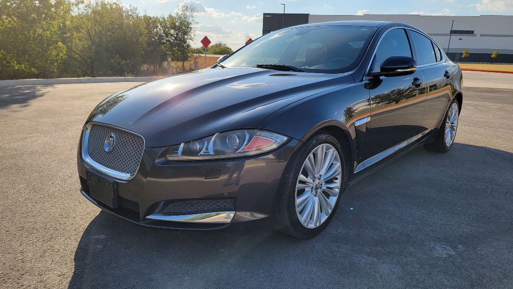 2012 Jaguar XF Image 6