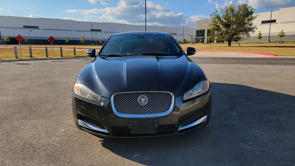 2012 Jaguar XF Image 12