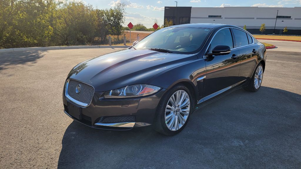 2012 Jaguar XF Image 13