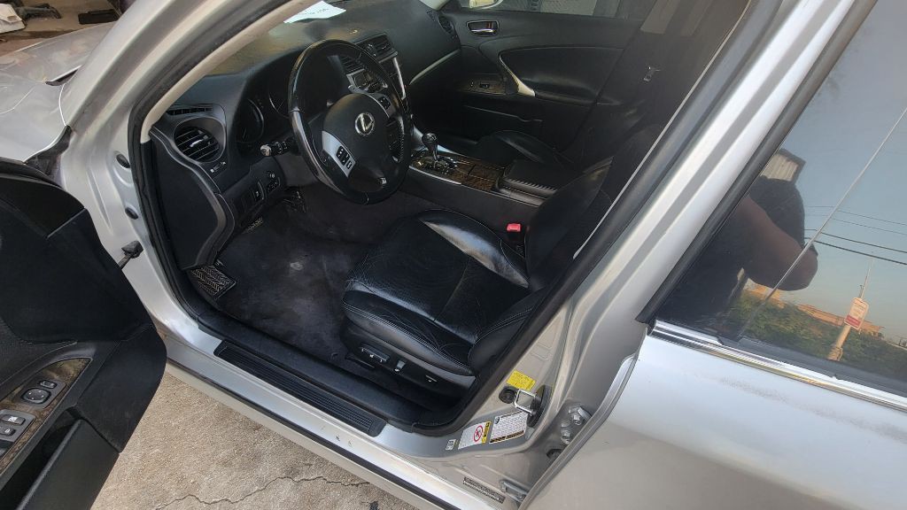 2012 Lexus IS Image 10