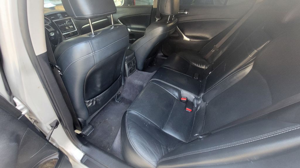 2012 Lexus IS Image 11