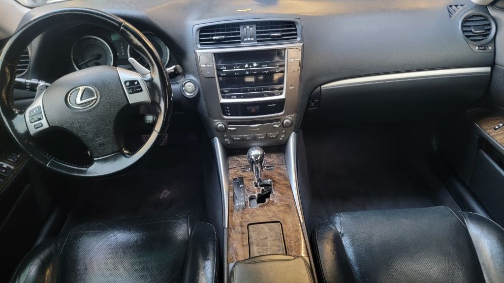 2012 Lexus IS Image 12