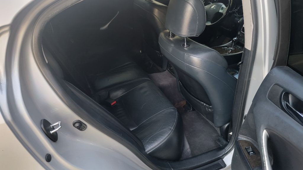 2012 Lexus IS Image 13