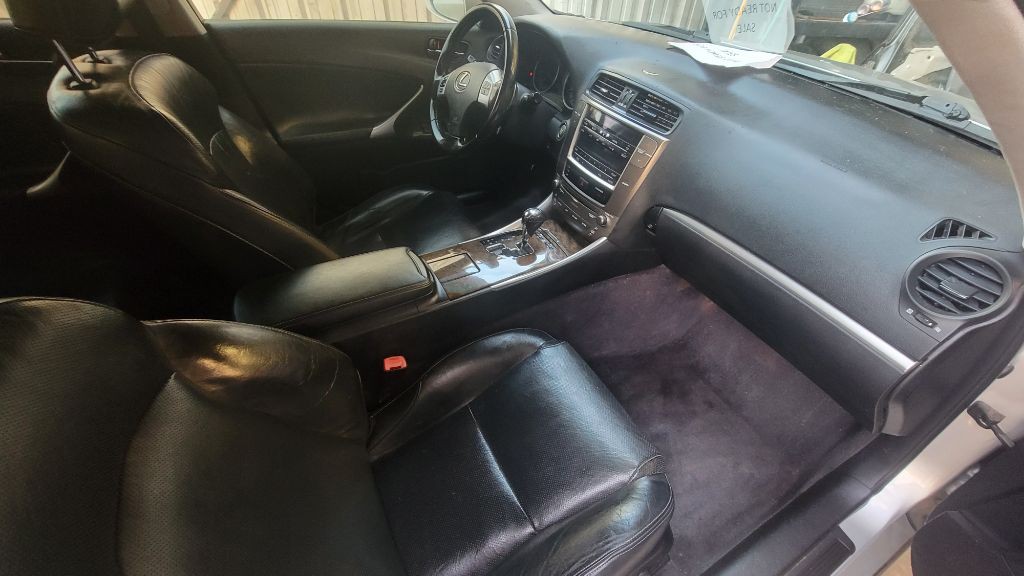 2012 Lexus IS Image 14