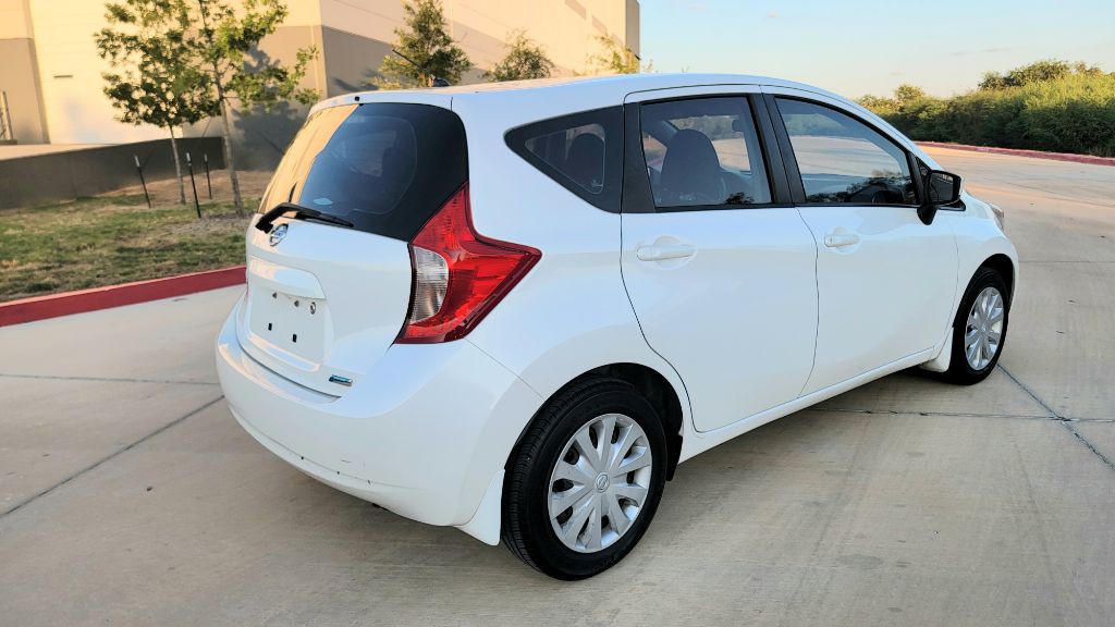 2015 Nissan Versa Image 1