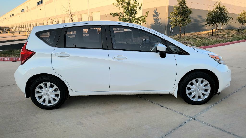 2015 Nissan Versa Image 2