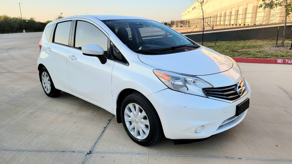 2015 Nissan Versa Image 4