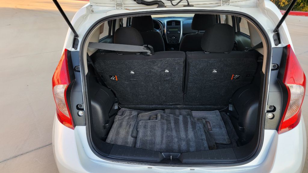2015 Nissan Versa Image 13