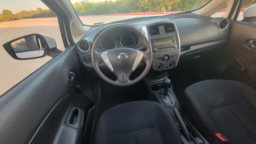 2015 Nissan Versa Image 14
