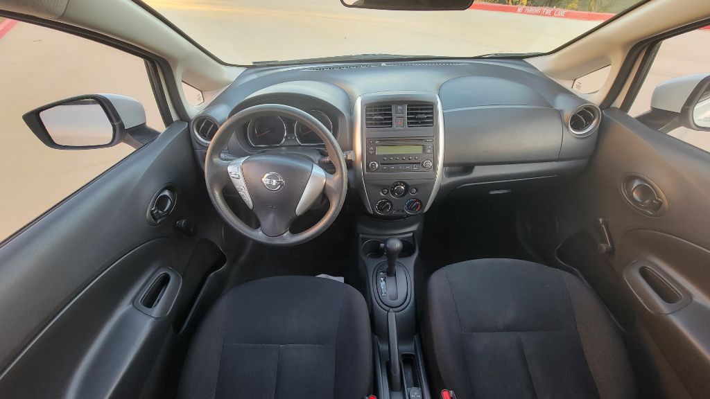 2015 Nissan Versa Image 15