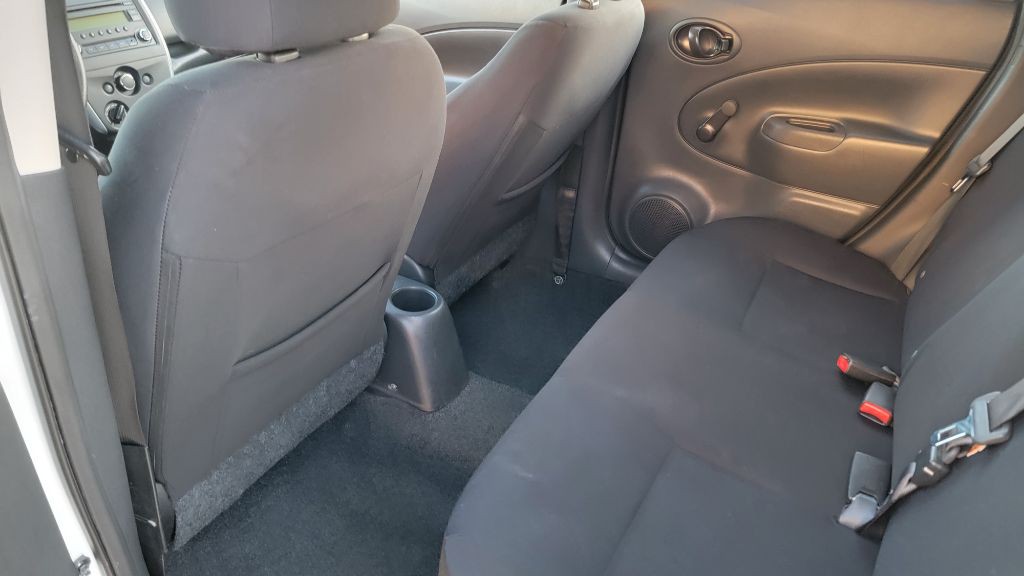 2015 Nissan Versa Image 17