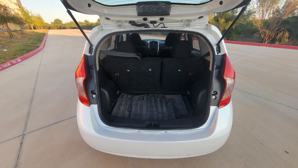 2015 Nissan Versa Image 18