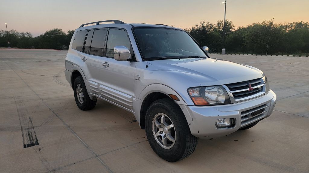2001 Mitsubishi Montero Image 4
