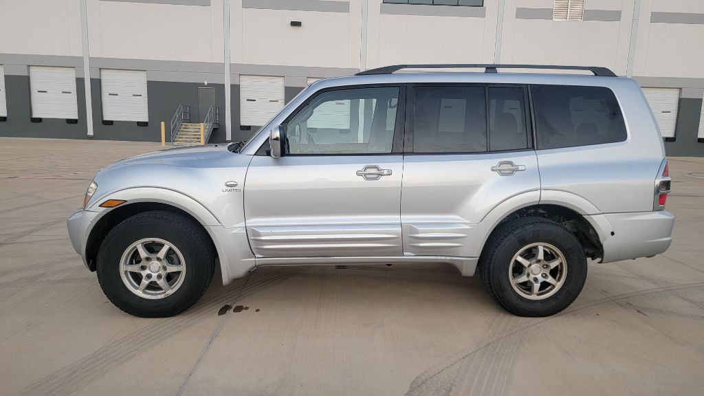 2001 Mitsubishi Montero Image 7