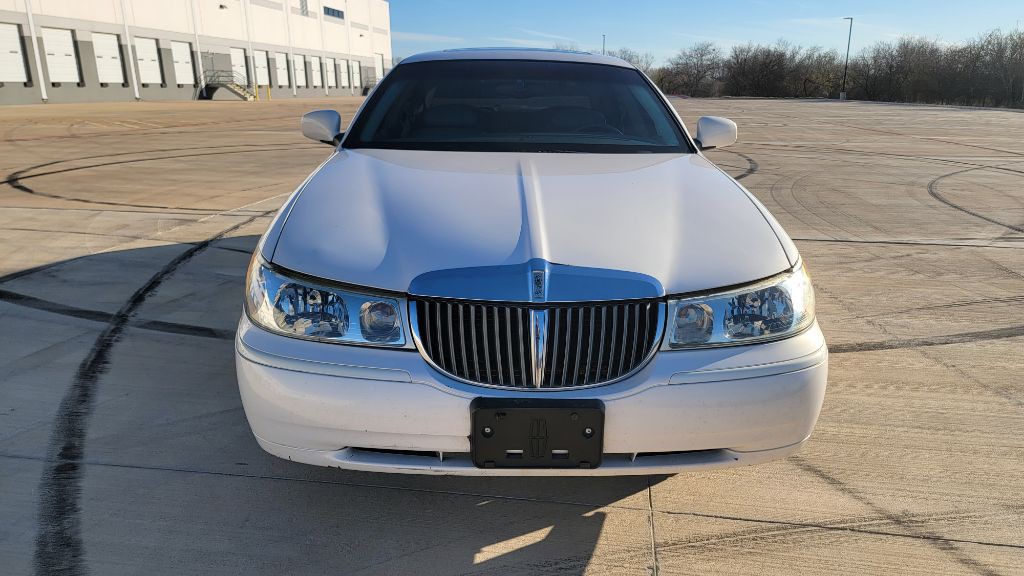 2001 Lincoln Town Car Image 6