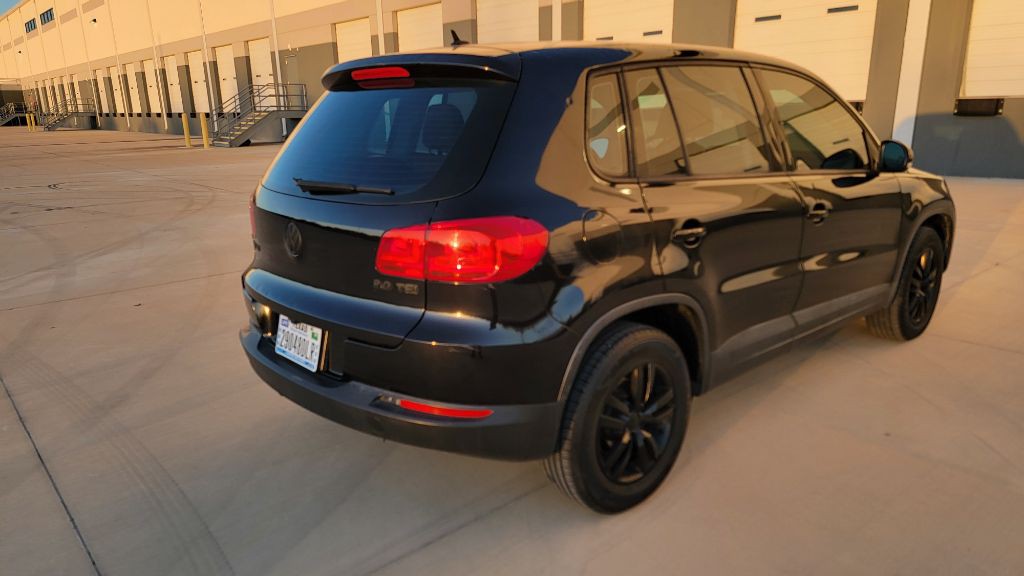 2012 Volkswagen Tiguan Image 2