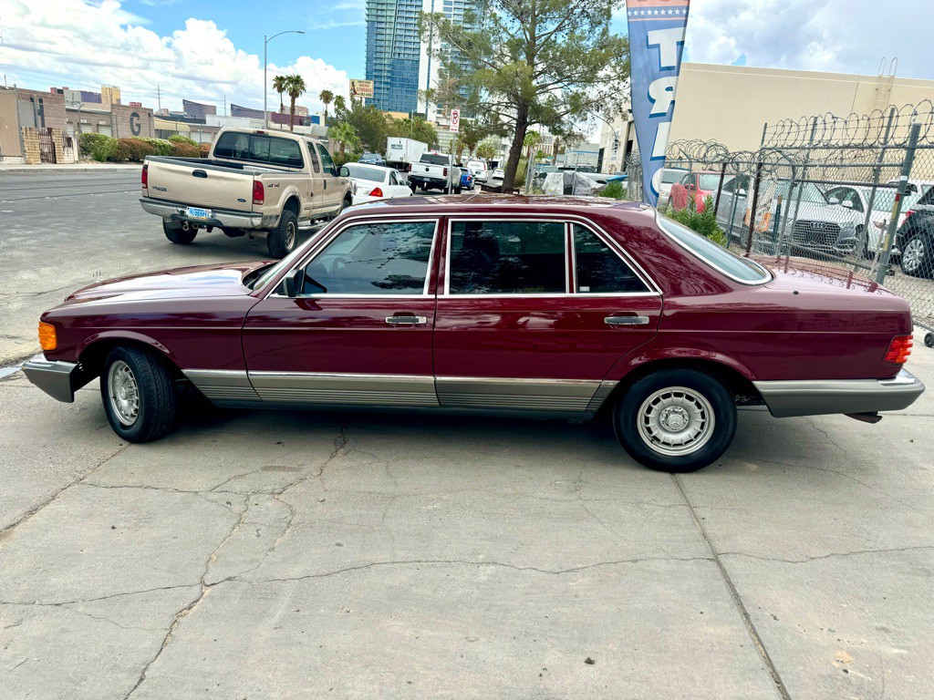 1985 Mercedes-Benz 500 Image 8