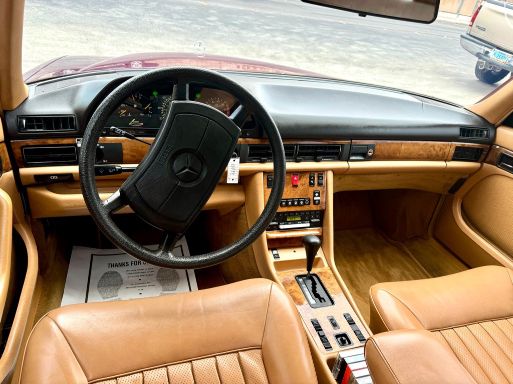 1985 Mercedes-Benz 500 Image 19