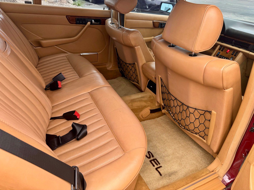 1985 Mercedes-Benz 500 Image 20