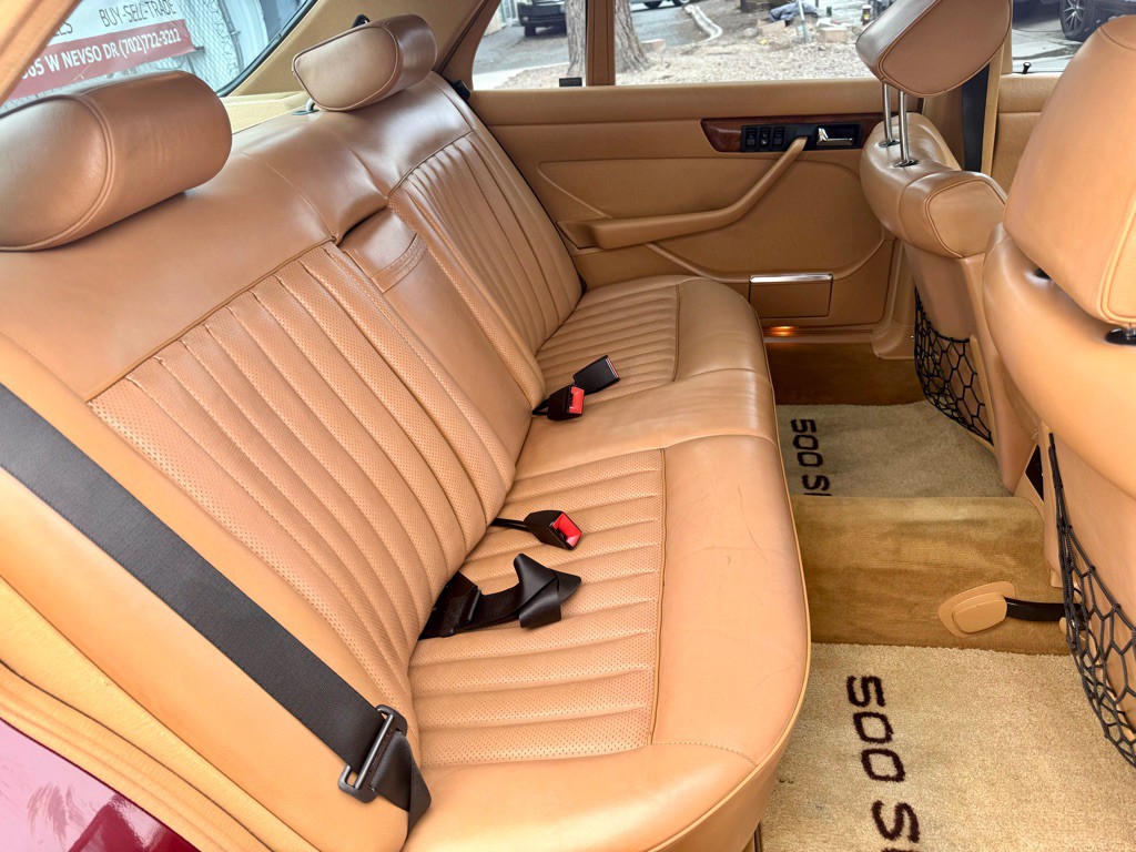 1985 Mercedes-Benz 500 Image 21