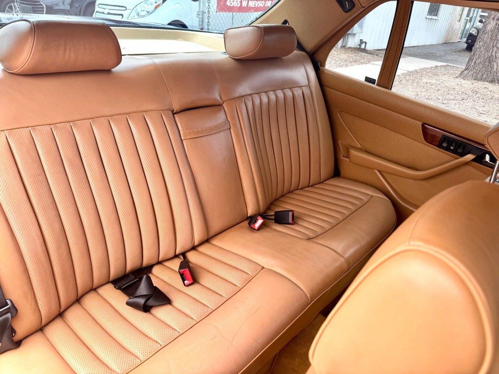 1985 Mercedes-Benz 500 Image 22