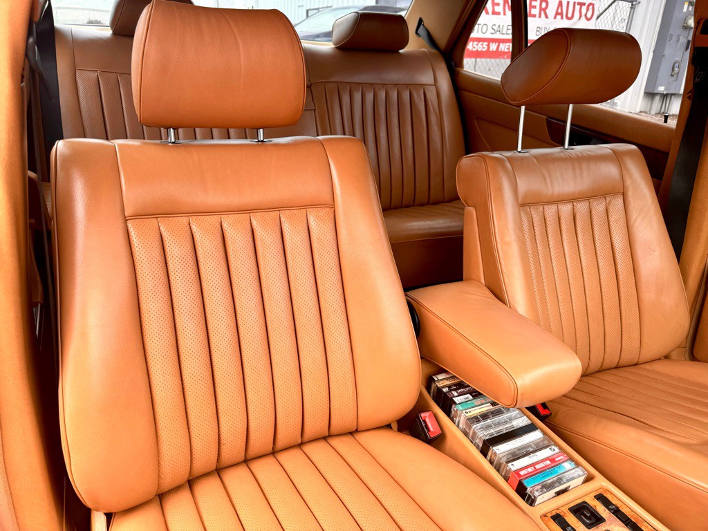 1985 Mercedes-Benz 500 Image 26