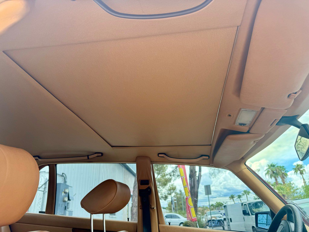 1985 Mercedes-Benz 500 Image 27