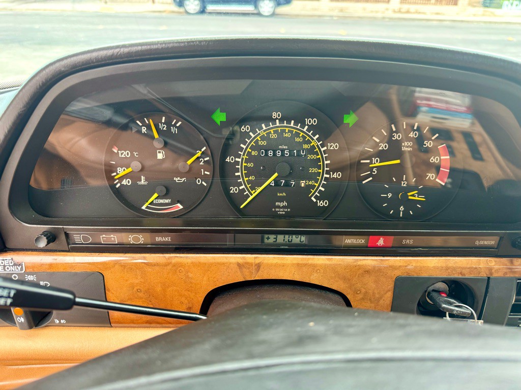 1985 Mercedes-Benz 500 Image 31