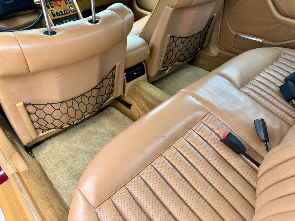 1985 Mercedes-Benz 500 Image 36