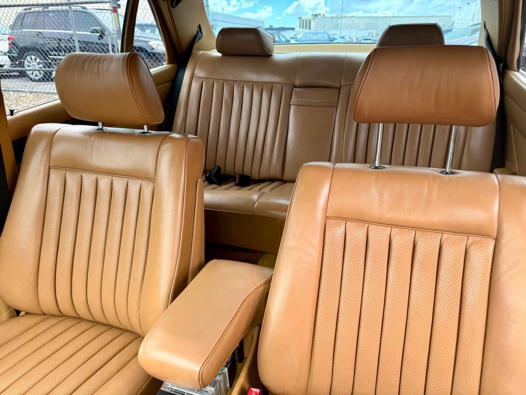 1985 Mercedes-Benz 500 Image 42
