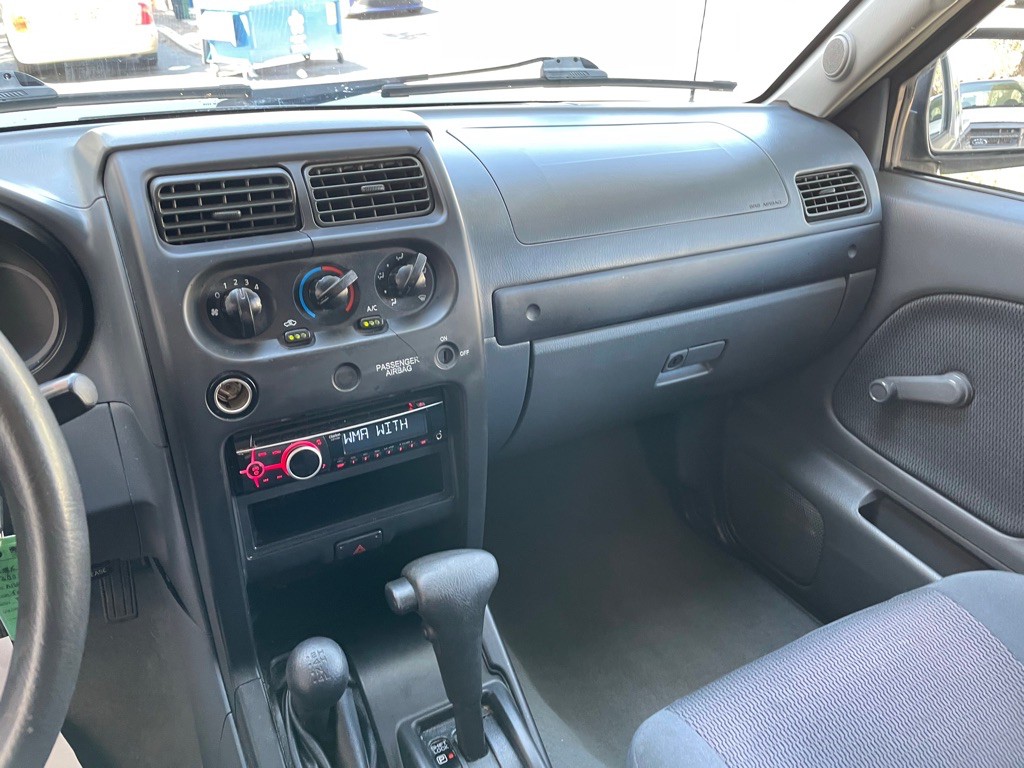 2003 Nissan Frontier Image 22