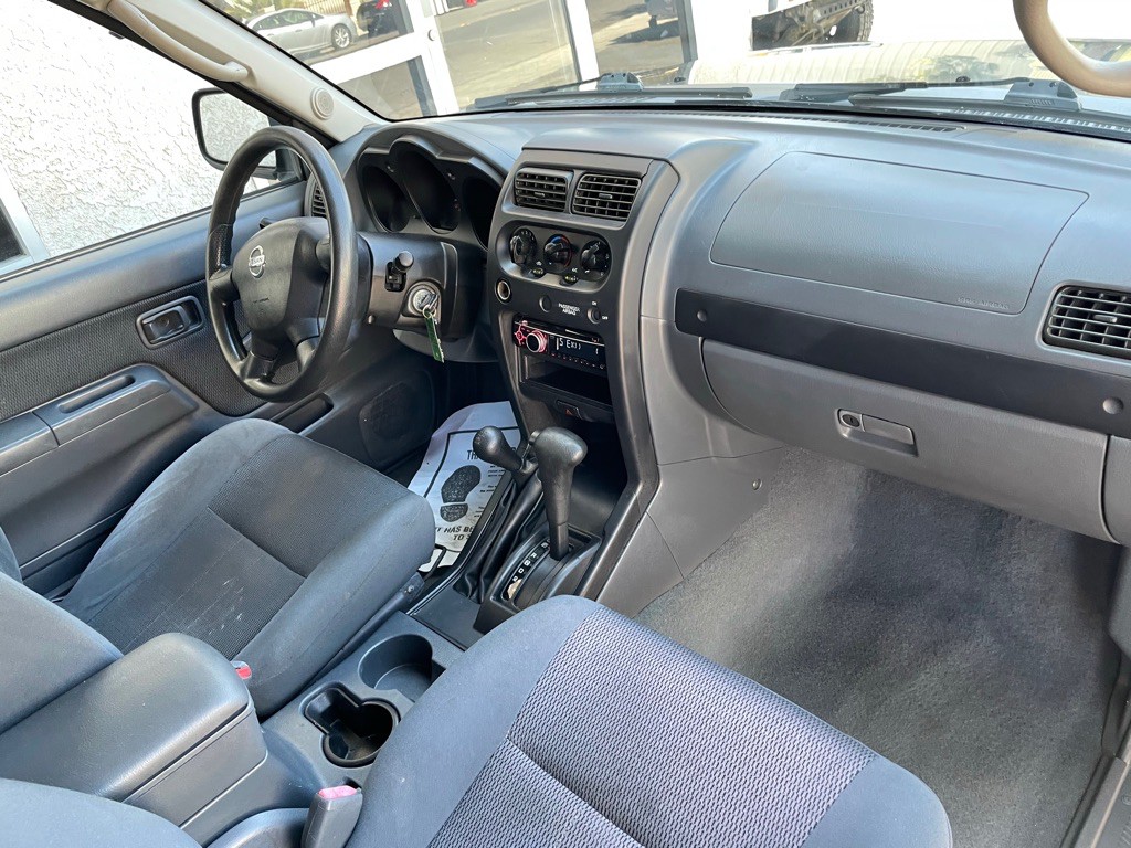 2003 Nissan Frontier Image 24