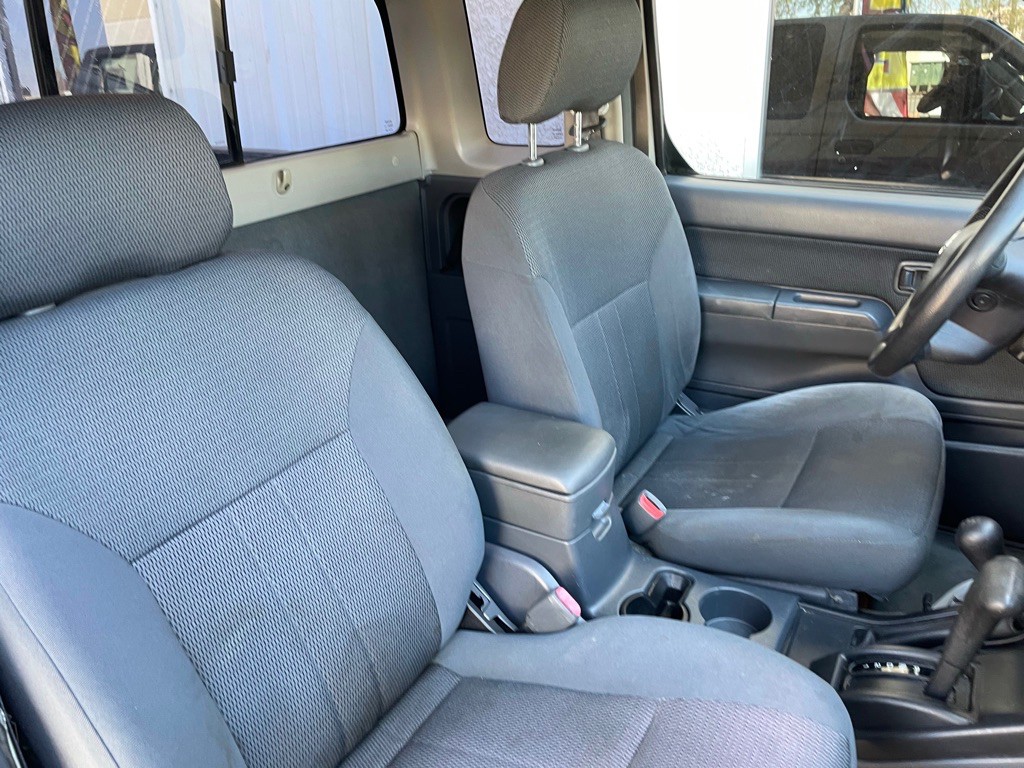 2003 Nissan Frontier Image 32