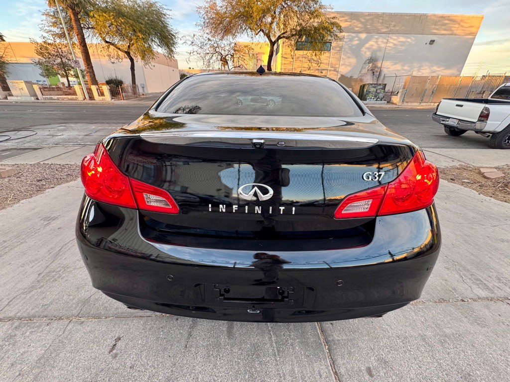 2013 INFINITI G37 Image 7