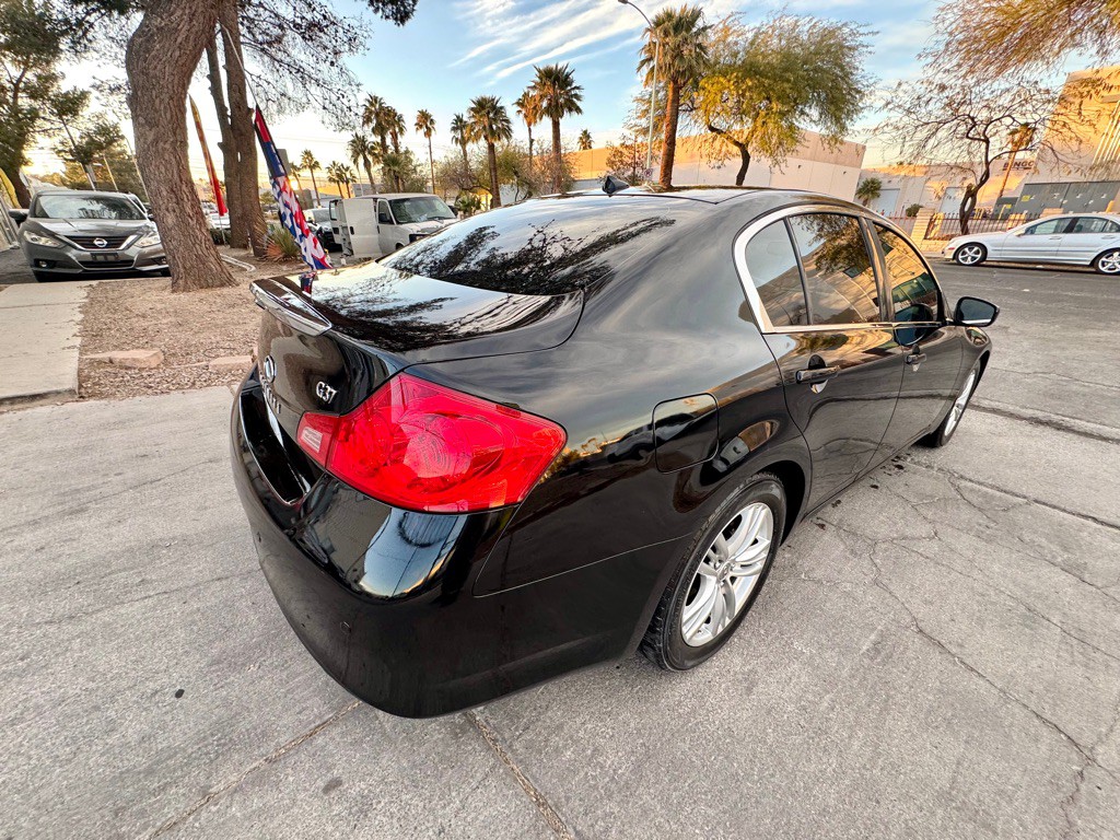 2013 INFINITI G37 Image 8