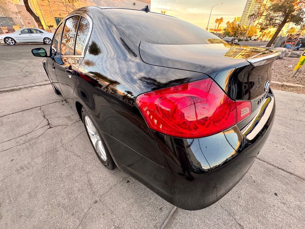 2013 INFINITI G37 Image 12